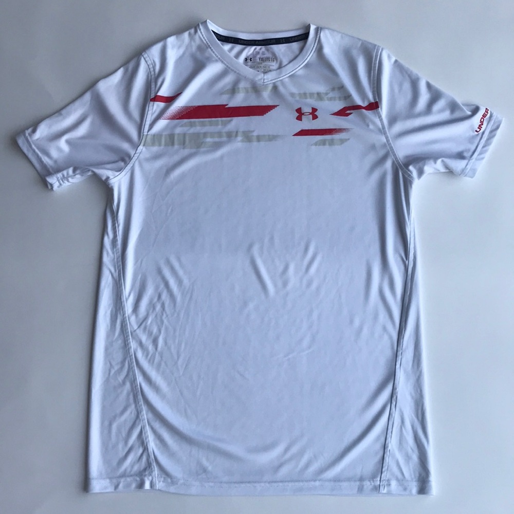 EUC Boys Under Armour top